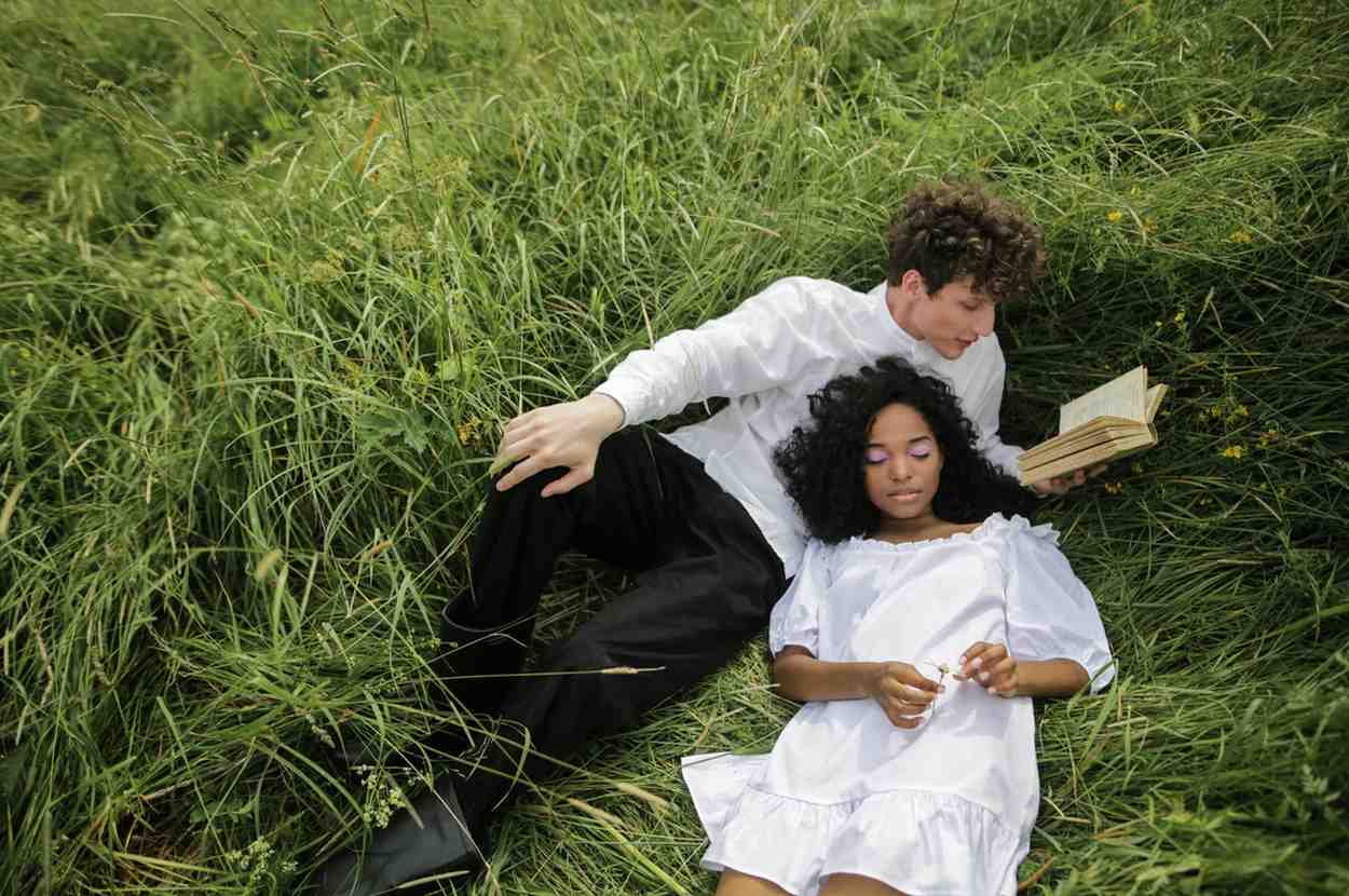 Balancing Independence and Togetherness in a Partnership