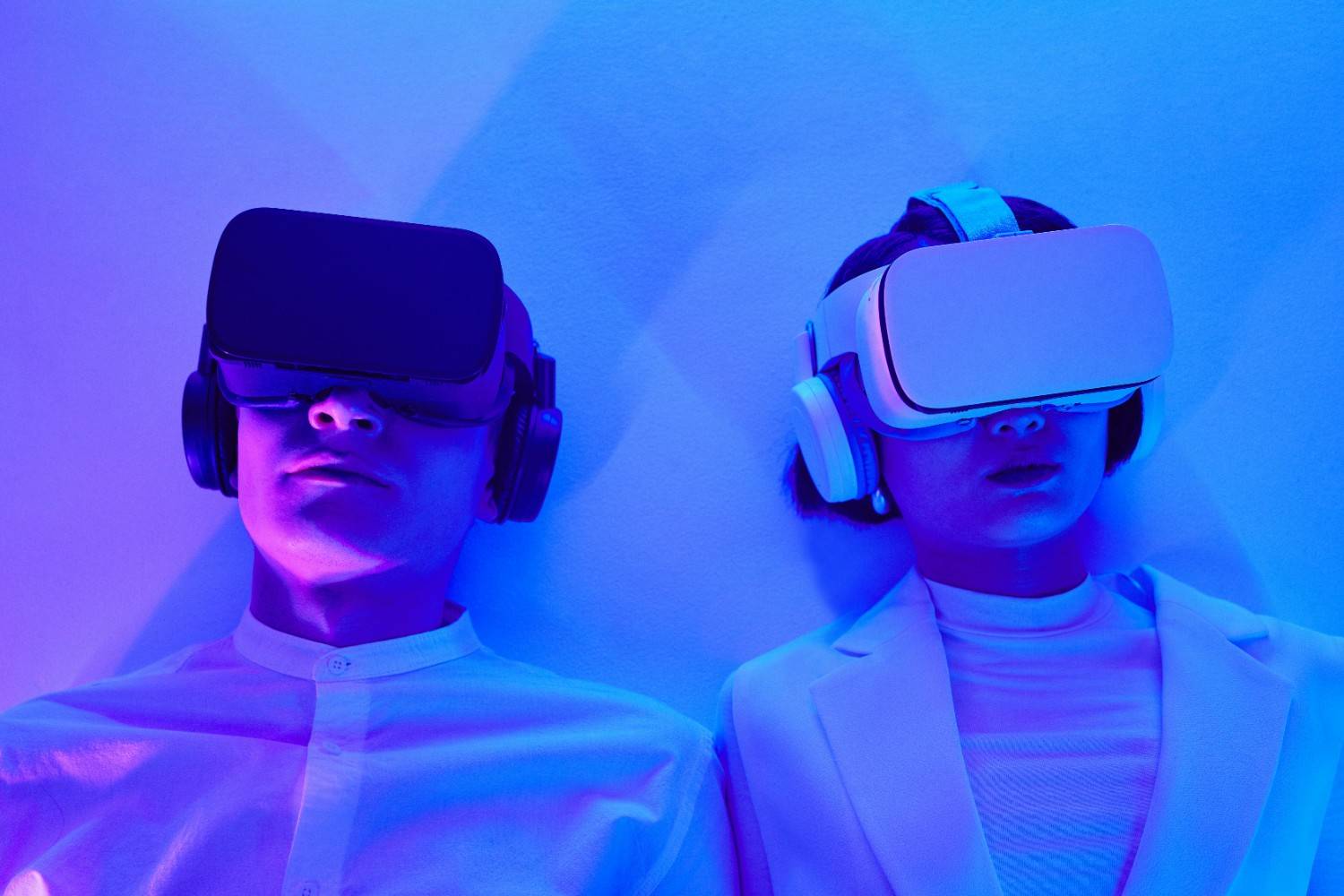 Exploring Virtual Romance: Metaverse Dating and Virtual Reality Love