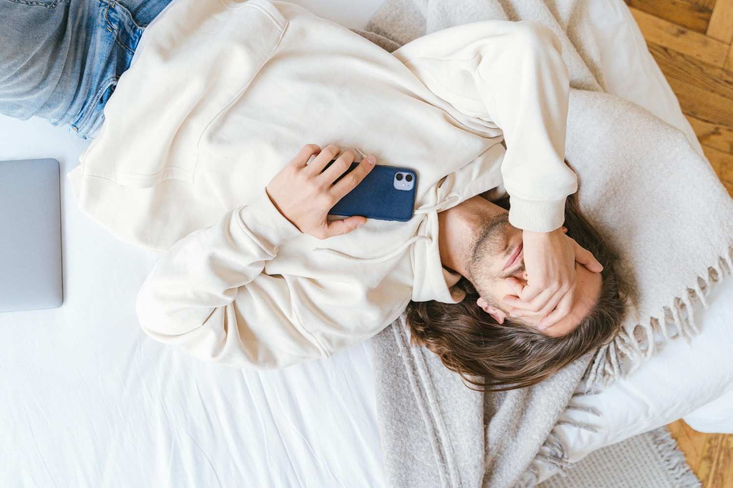 Thriving in Long-Distance Relationships: Tips and Tech Tools